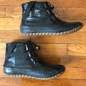 Sorel rain boots. Black. Size 8.5.